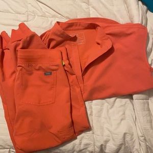 Figs scrub set Coral (limited)